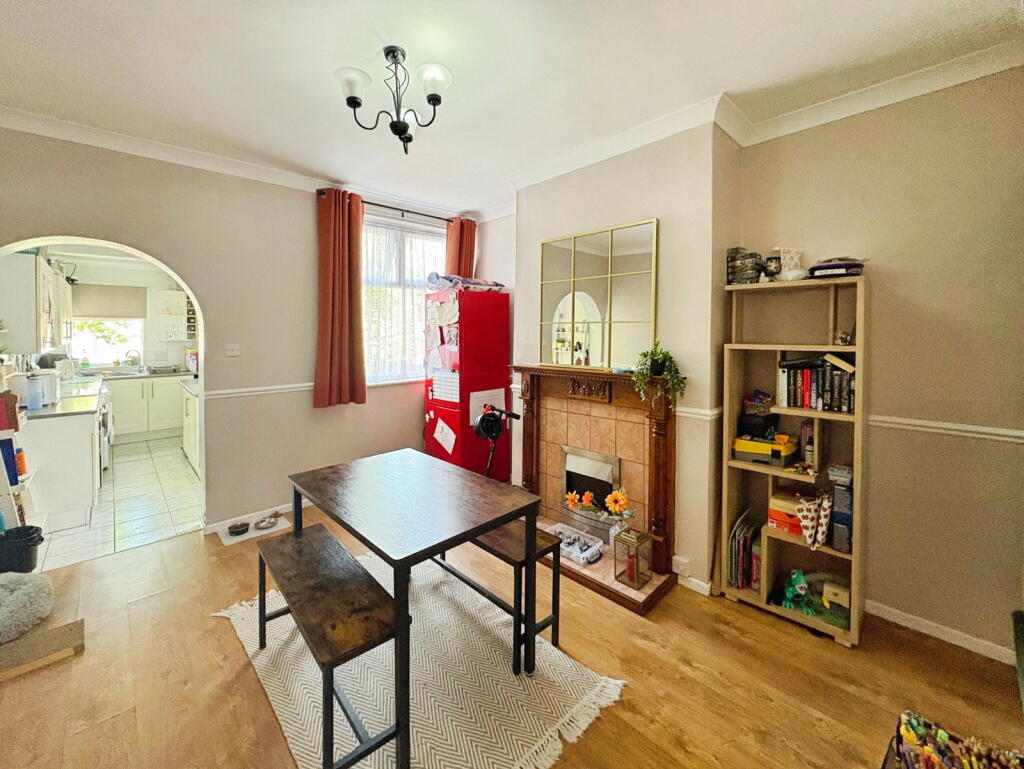 House in Ashfield, Sutton in Ashfield, Nottinghamshire - View 4