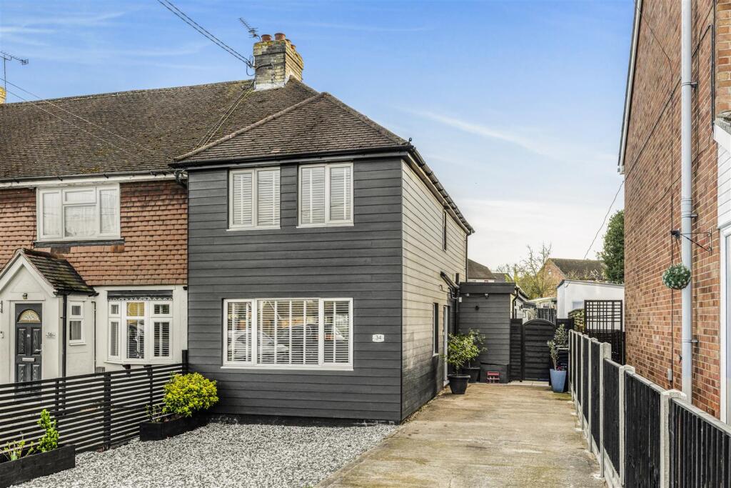 Main image of property: Buckwoods Road, Braintree, Essex