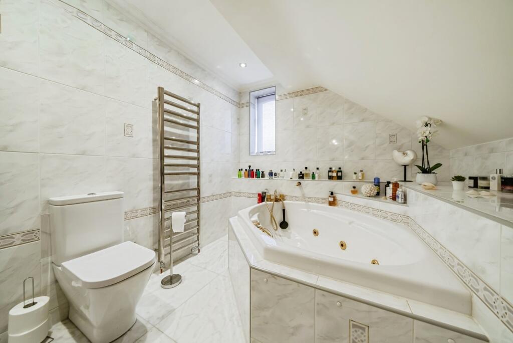 House in Warrington, Appleton Thorn - View 4
