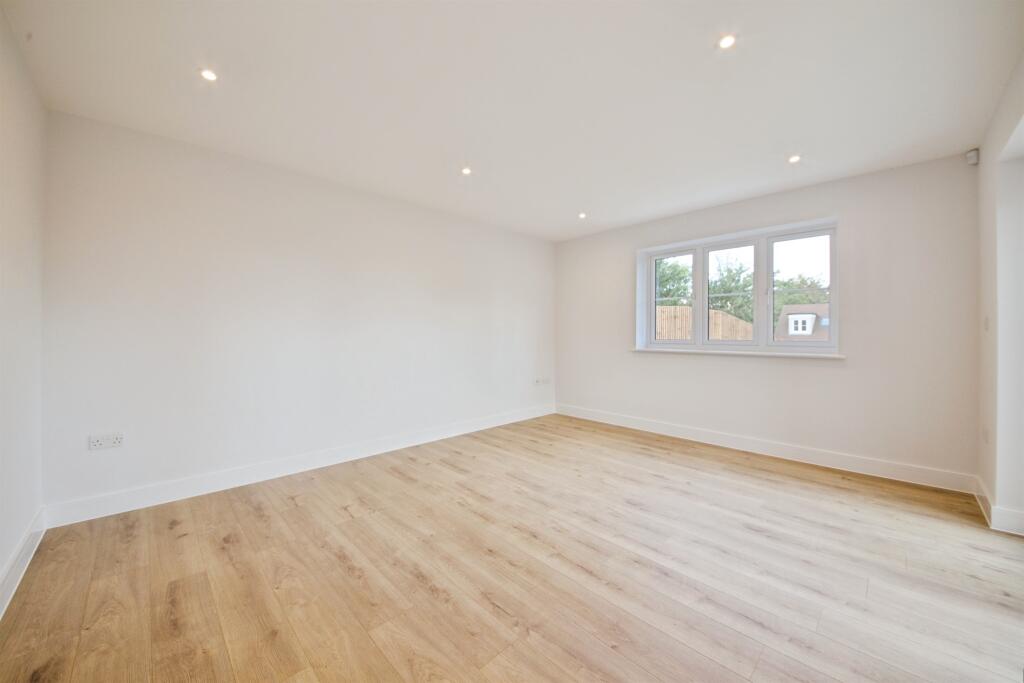 Harberts Road, Harlow photo 4