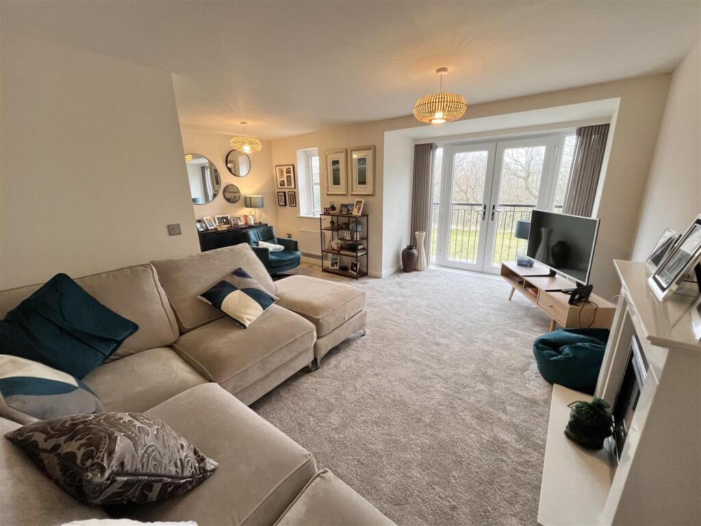 8 Poppy Road photo 3