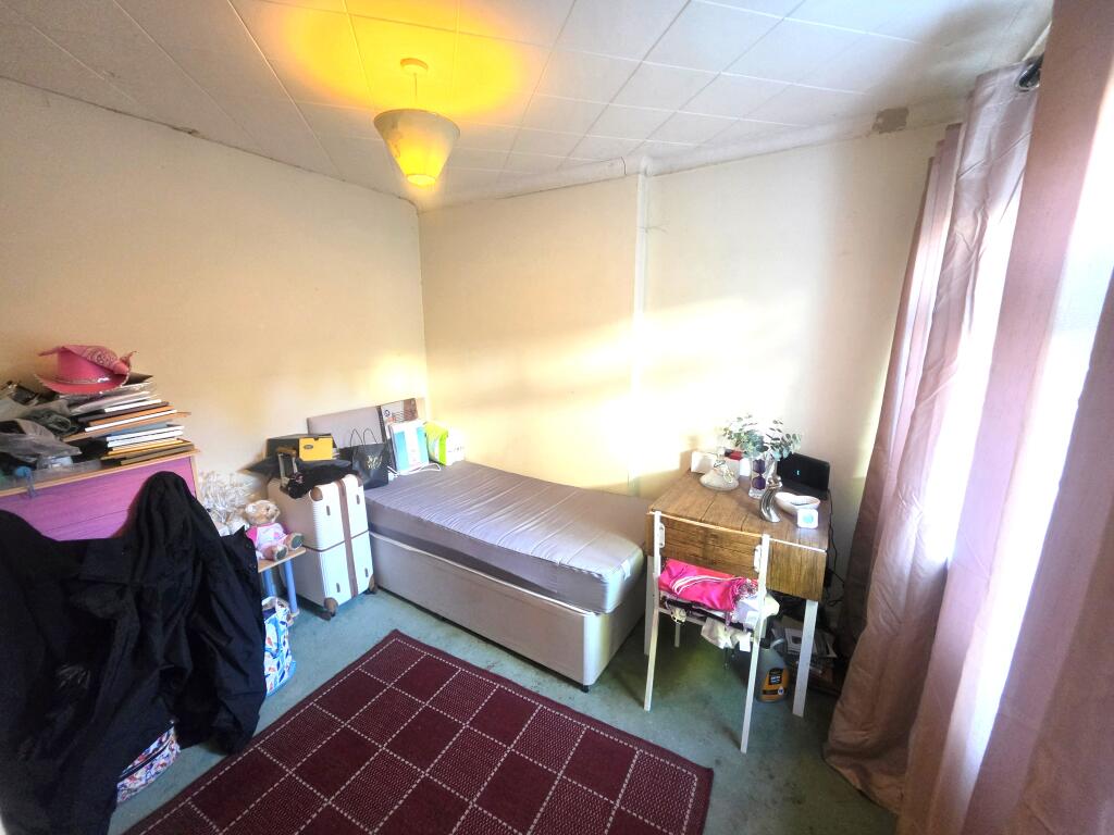 House in Crumlin, Croespen-maen - View 4