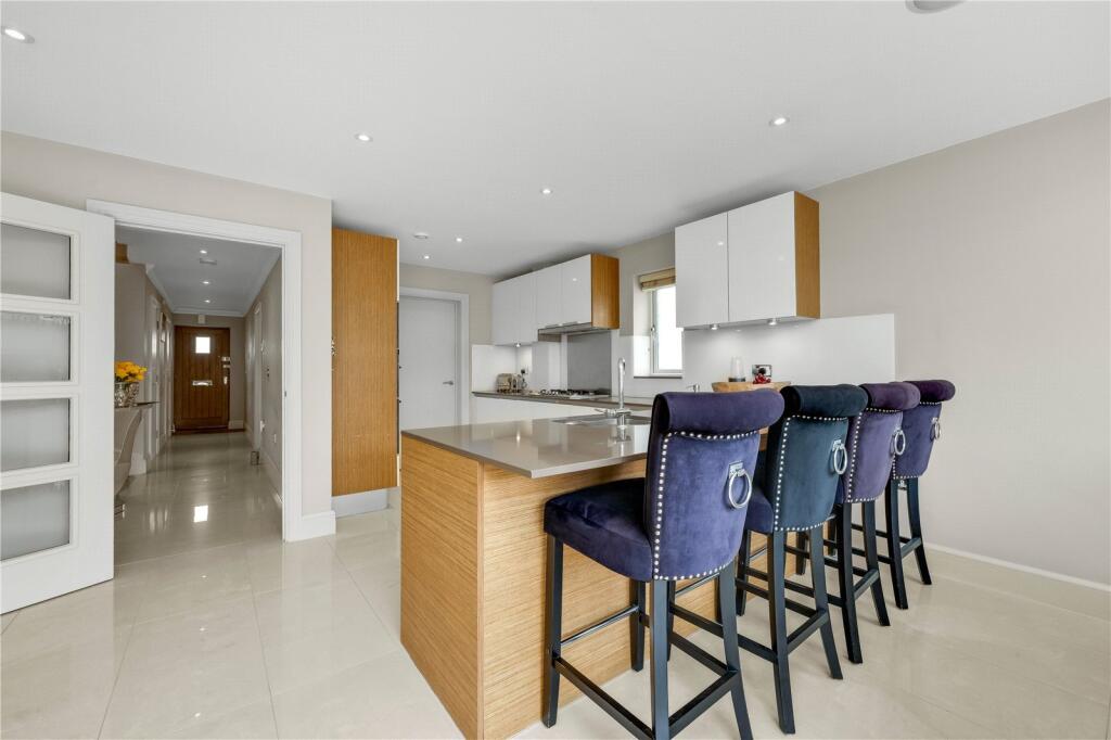 House in Elmbridge, Esher Place, Esher - View 4