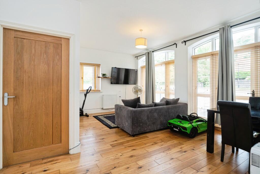 Apartment in Tonbridge - View 5