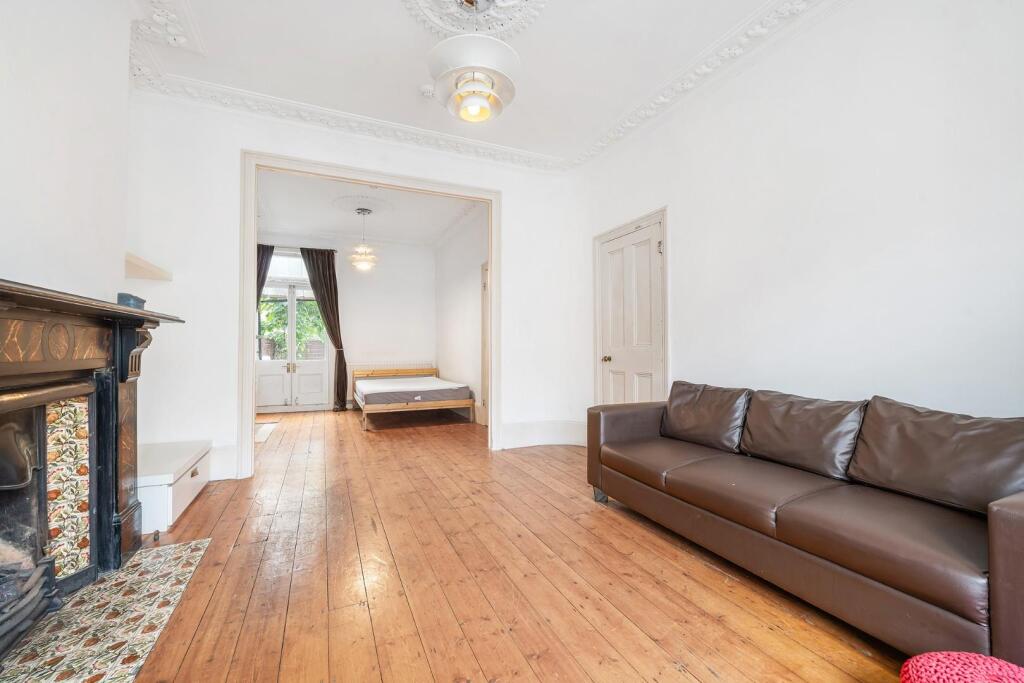 House in London - View 5