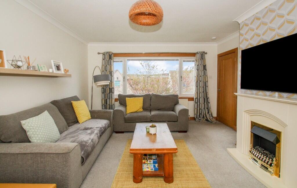 21 Gowanbrae Drive, Dunfermline, Fife, KY12 7UL photo 4