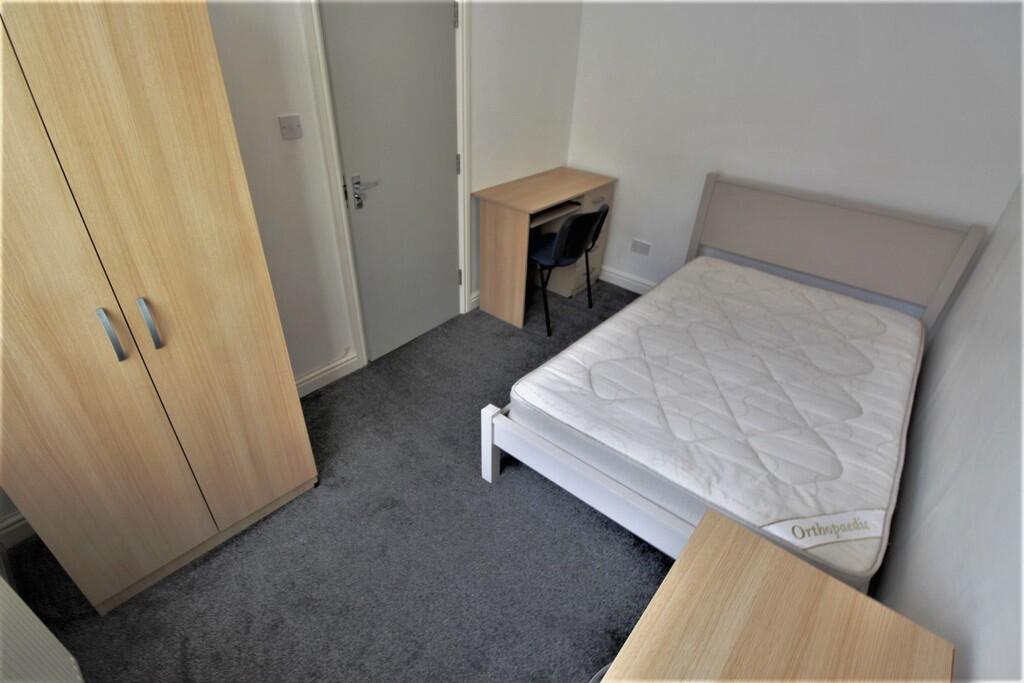 4 bedroom terraced house for rent