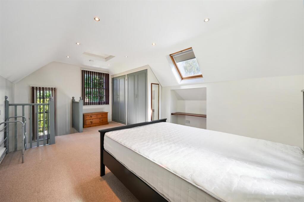 House in London - View 4