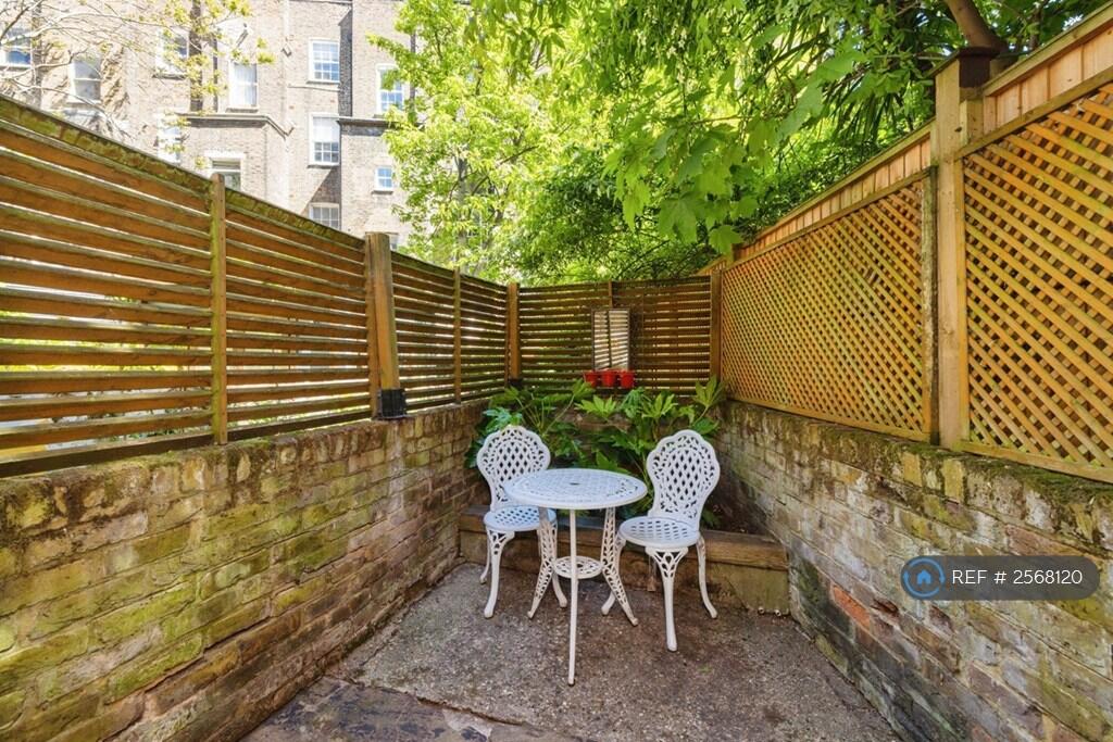 Studio flat for rent
