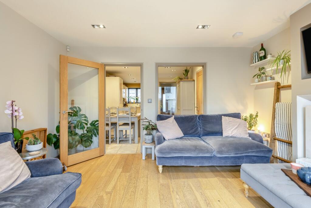 Main image of property: Arkenside Mews, Cirencester, Gloucestershire, GL7