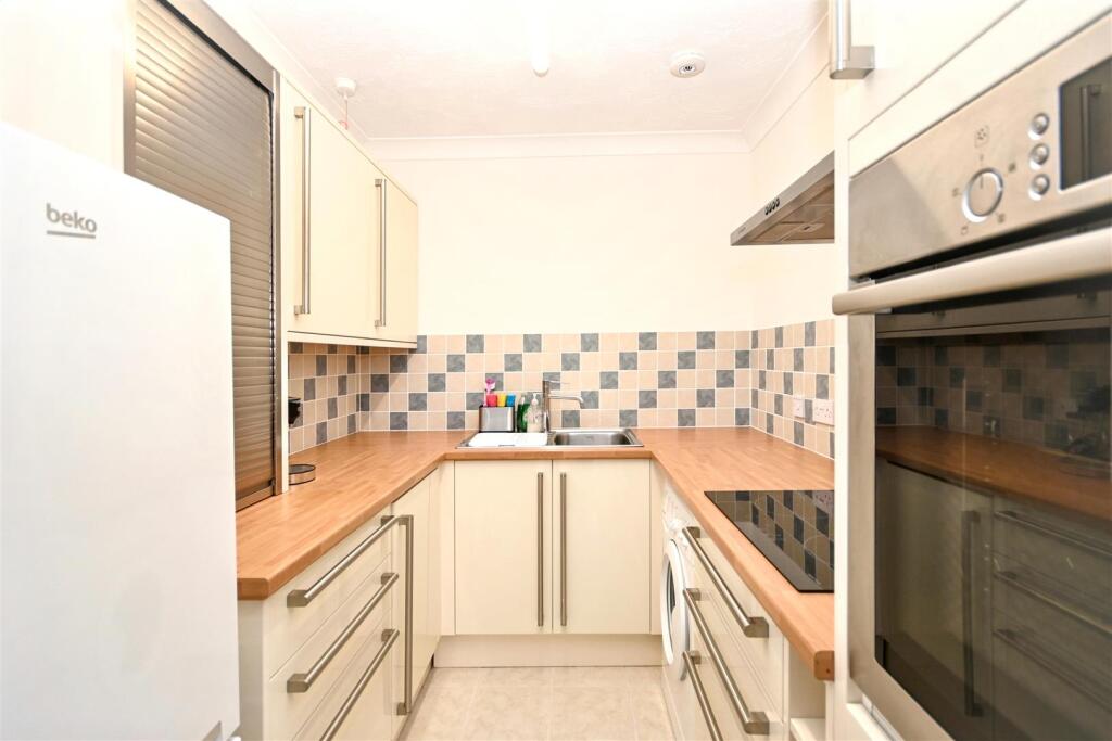Granville Road, Eastbourne photo 3