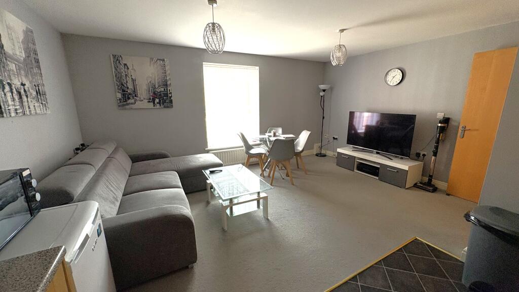 Apartment in Trowbridge - View 3