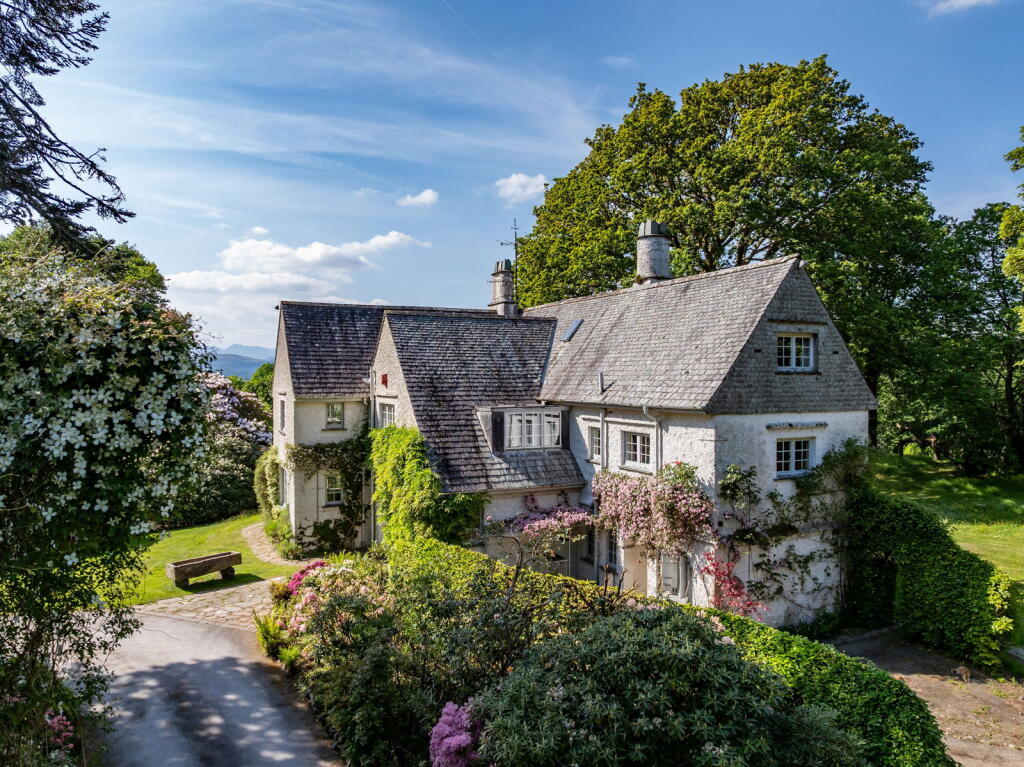 Broomhill, Birthwaite Road, Windermere, The Lake District, LA23 1BS photo 2