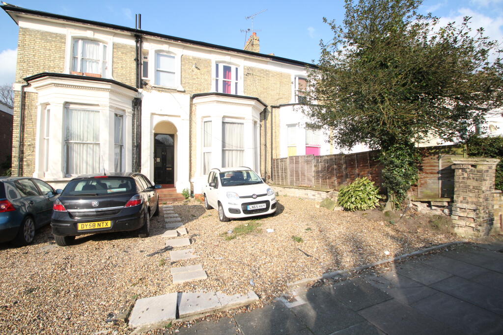 Main image of property: Alexandra Grove, Finchley, London, N12