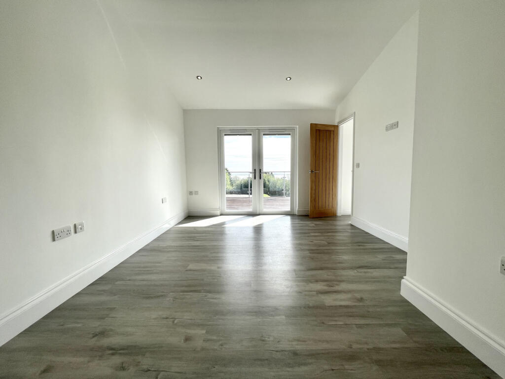House in Newport - More