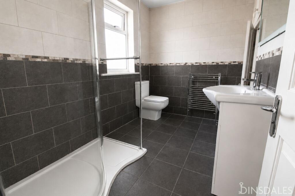 House in Bradford, Brownroyd Hill, Wibsey - View 4
