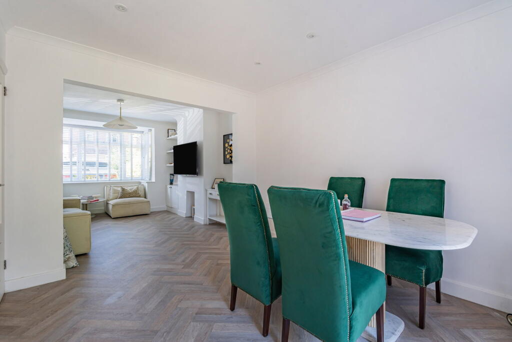 House in Guildford, Surrey - View 5
