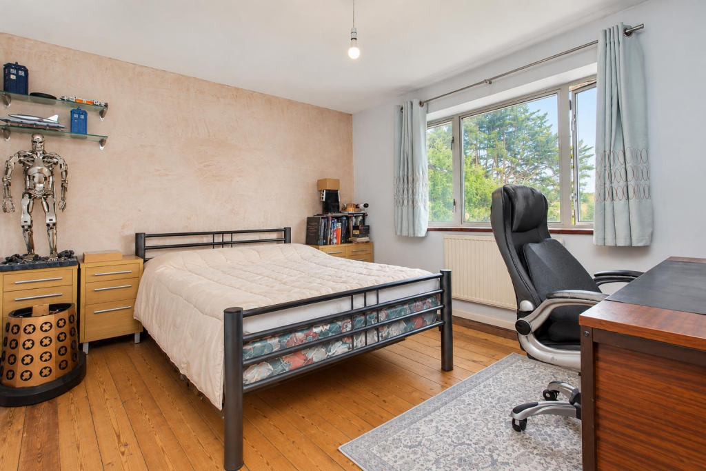 House in Watford - View 5