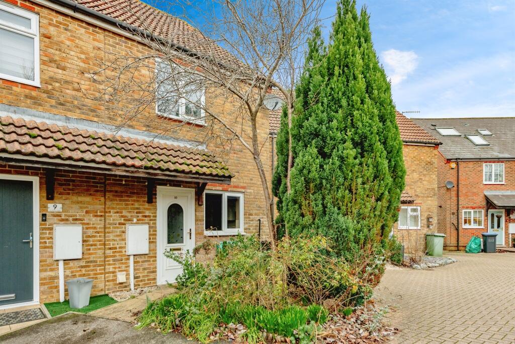 Main image of property: Six Penny Close, Edenbridge