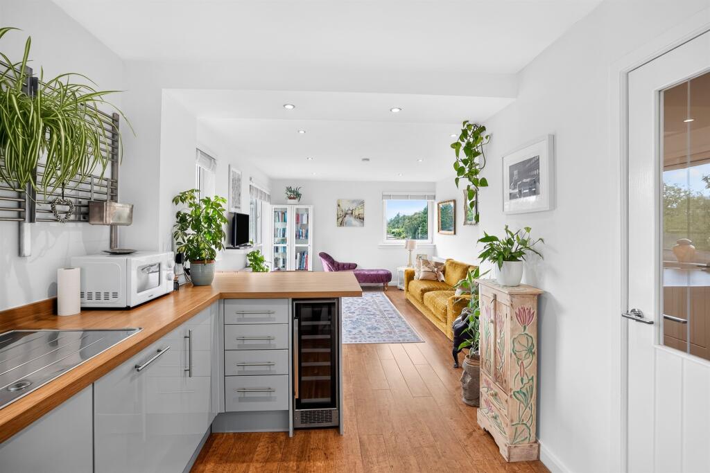 Apartment in Paisley - View 5
