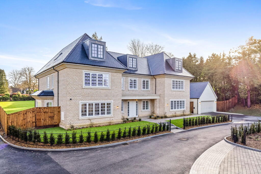Main image of property: The Walpole, Park View Road, Woldingham,  CR3 7DJ