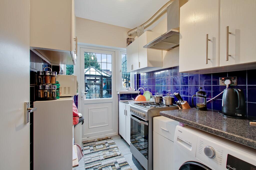 Ruislip Road, Greenford, photo 4