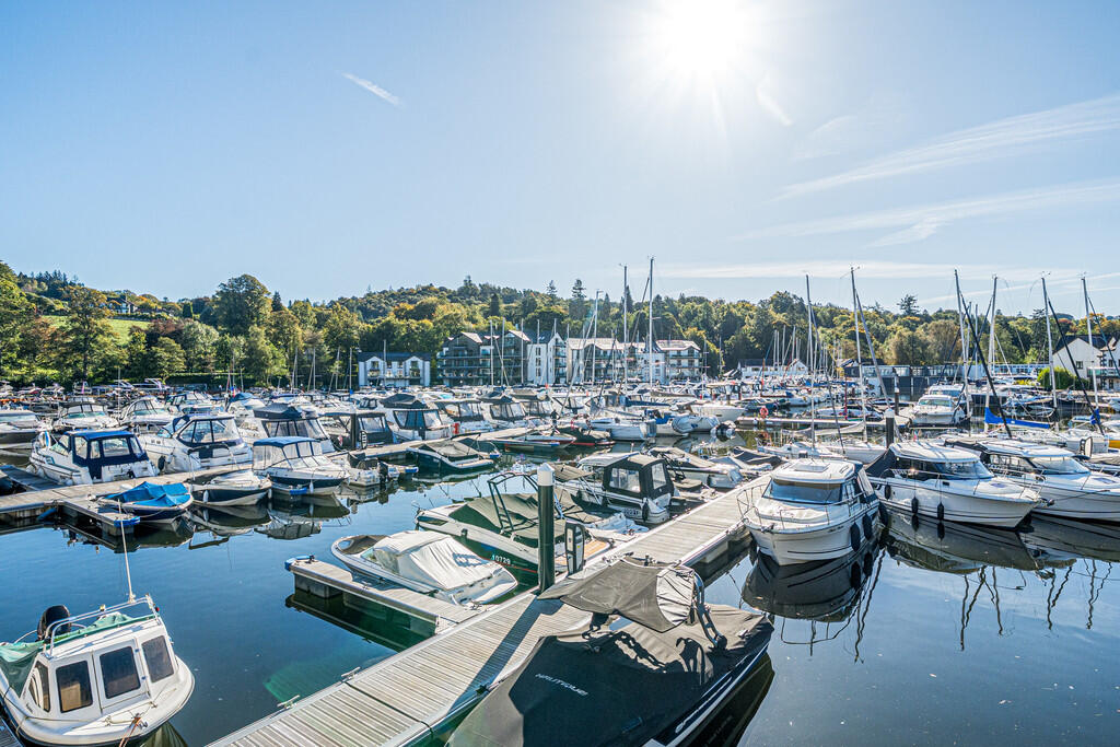 3-bed flat on 17 Windward Way, Bowness-on-Windermere, LA23 3BF, £595,000