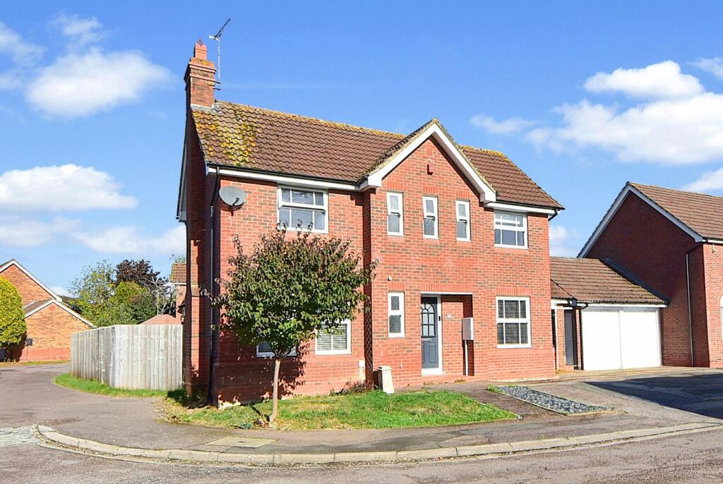 3-bed detached on Delapre Drive, Banbury, OX16, £425,000