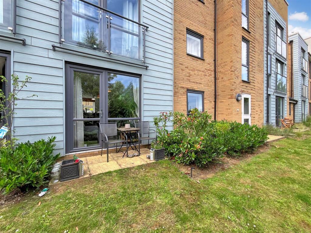 Apartment in Kingswood, Lyde Green, Emersons Green - More