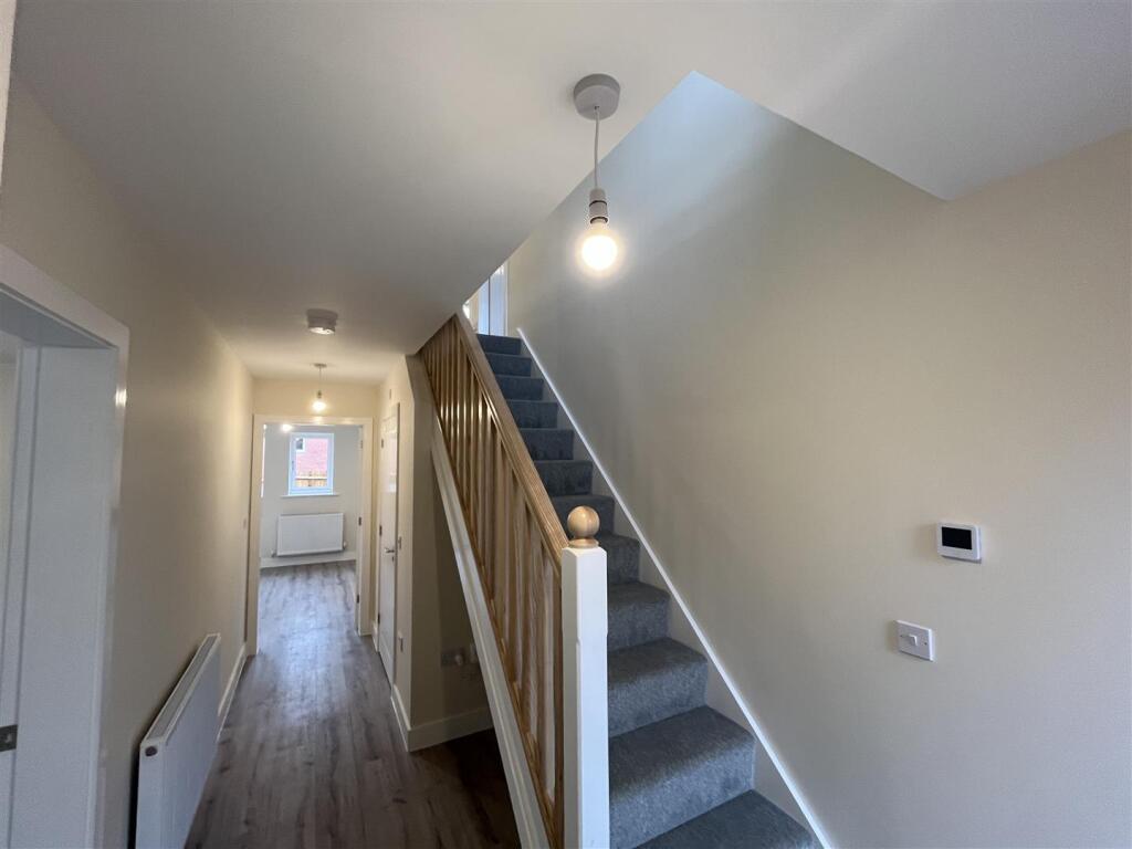 House in Stoke-on-Trent - More