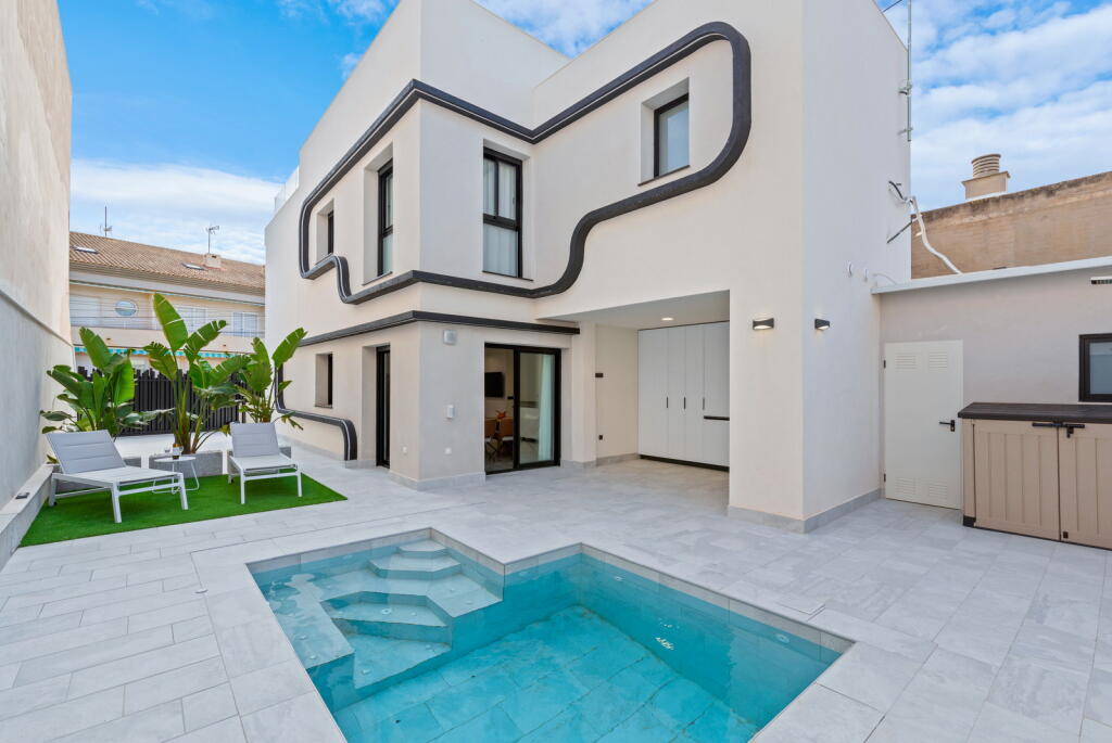Main image of property: Valencia, Alicante, Torre de la Horadada