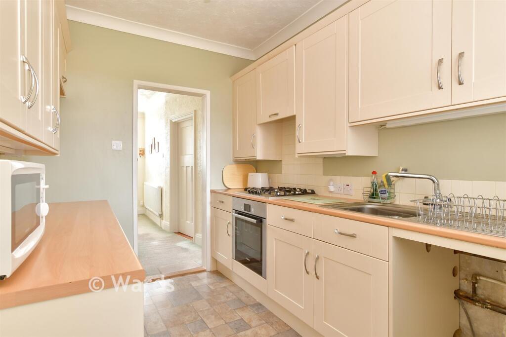House in Gillingham, Medway - View 4