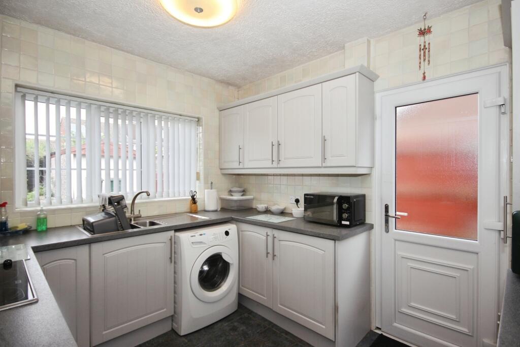 House in Coventry, Stonehouse Estate, Tollbar End - View 5