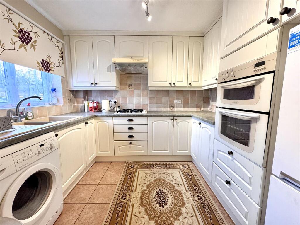 House in London - View 2