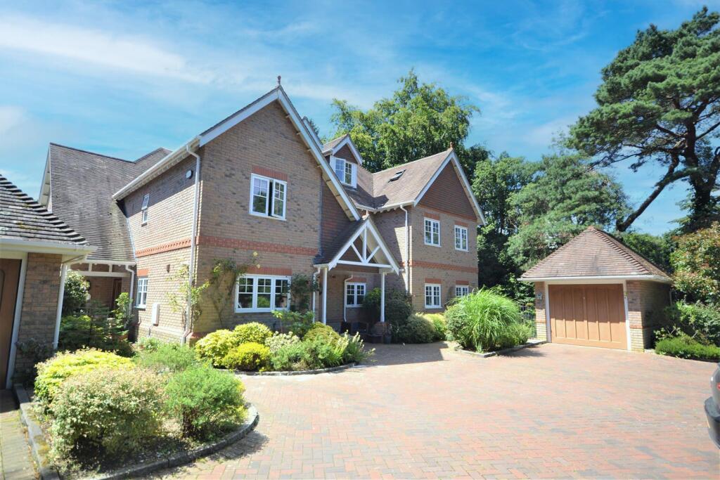 Main image of property: De Mauley Road, Canford Cliffs