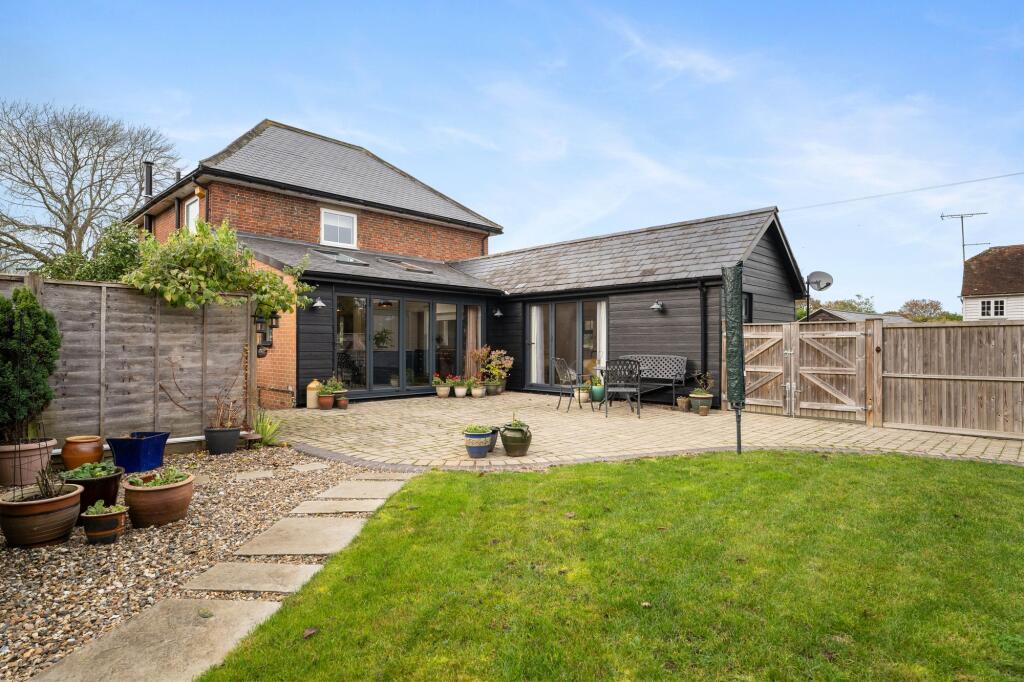 The Street, Shadoxhurst, TN26 photo 2