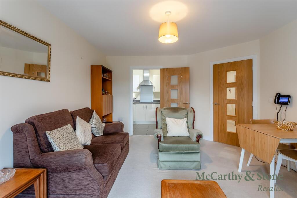 Rosebud Court, Westfield Road, Wellingborough photo 4