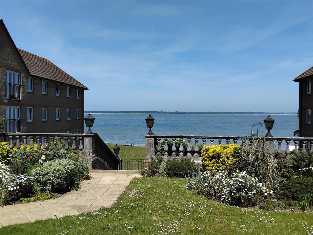Egypt Esplanade, Cowes photo 3