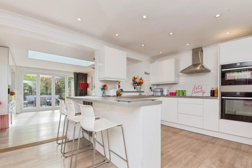 Campernell Close, Brightlingsea, Colchester - View 2
