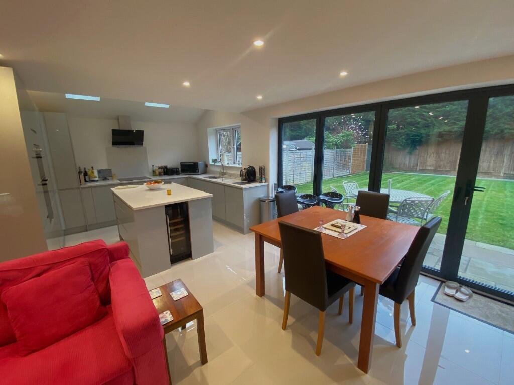 Jubilee Avenue, Ascot, Berkshire, SL5 photo 3