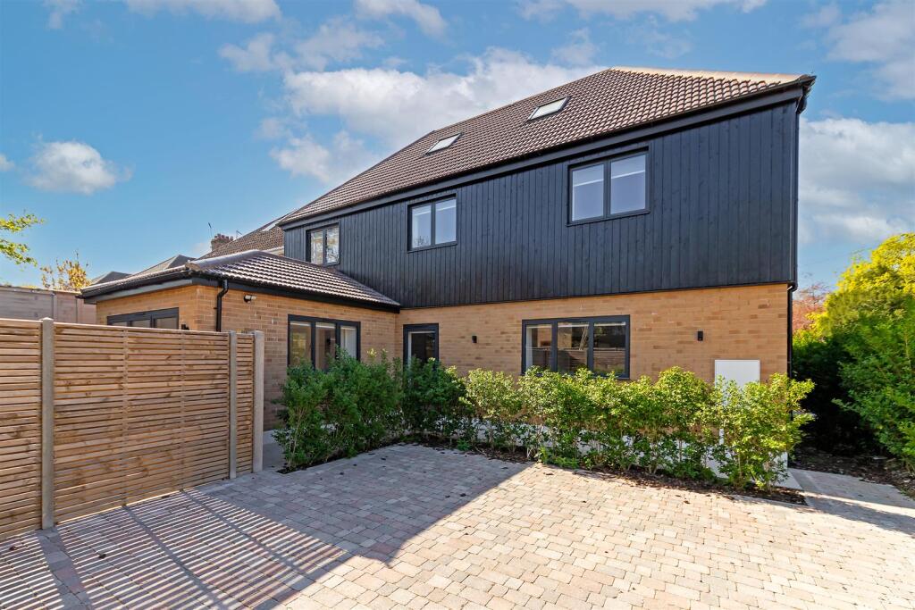 Additional image 24 of Wildwood Avenue, Bricket Wood, St. Albans