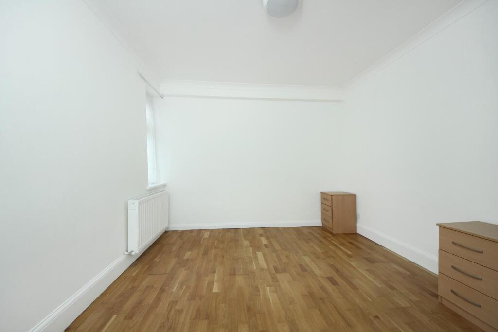 House in London - View 5