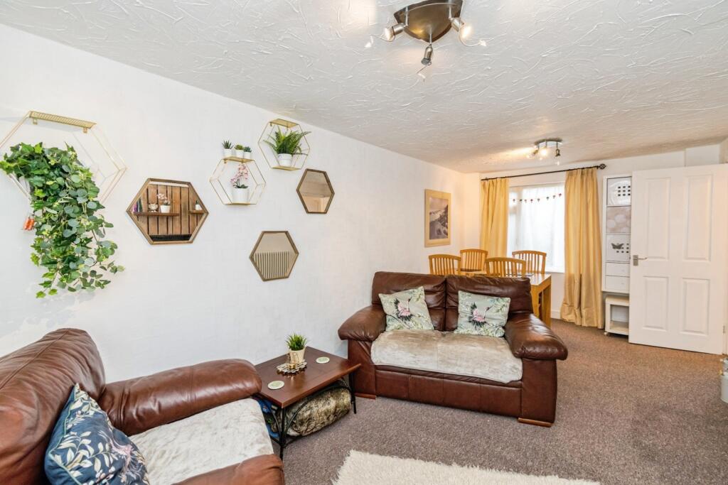 Leaside Way, Southampton, Hampshire, SO16 photo 4