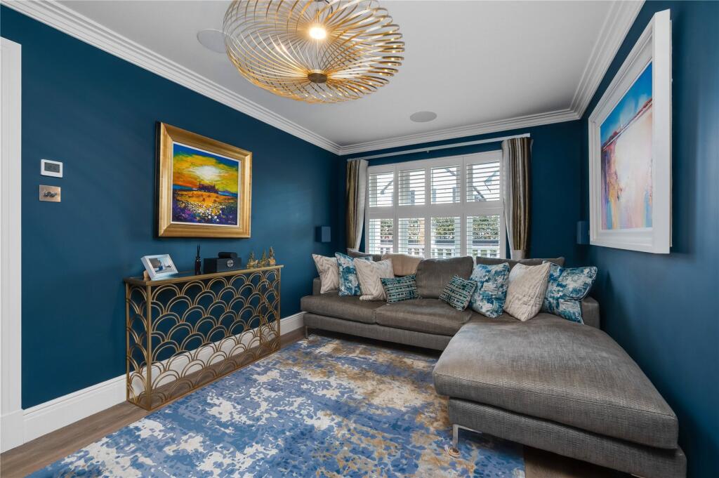March Road, Weybridge, KT13 photo 2
