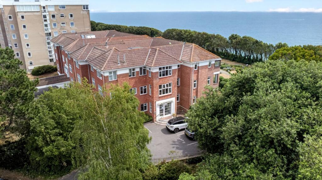 Apartment in Bournemouth - View 4