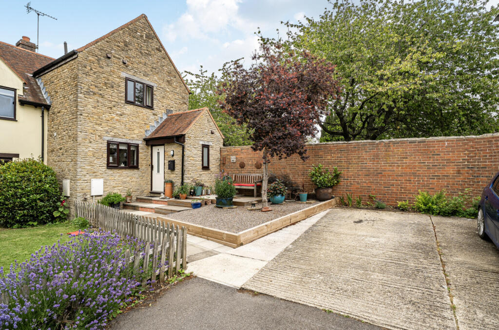 Main image of property: Combes Close, Faringdon, Oxfordshire, SN7
