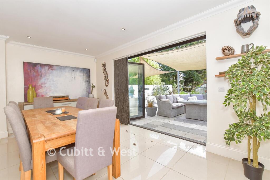 Main image of property: Beechwood Avenue, Waterlooville, Hampshire