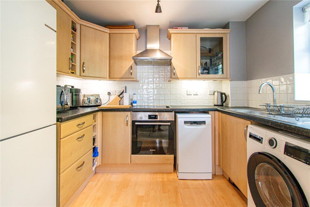 Mandarin Drive, Newbury, RG14 photo 4