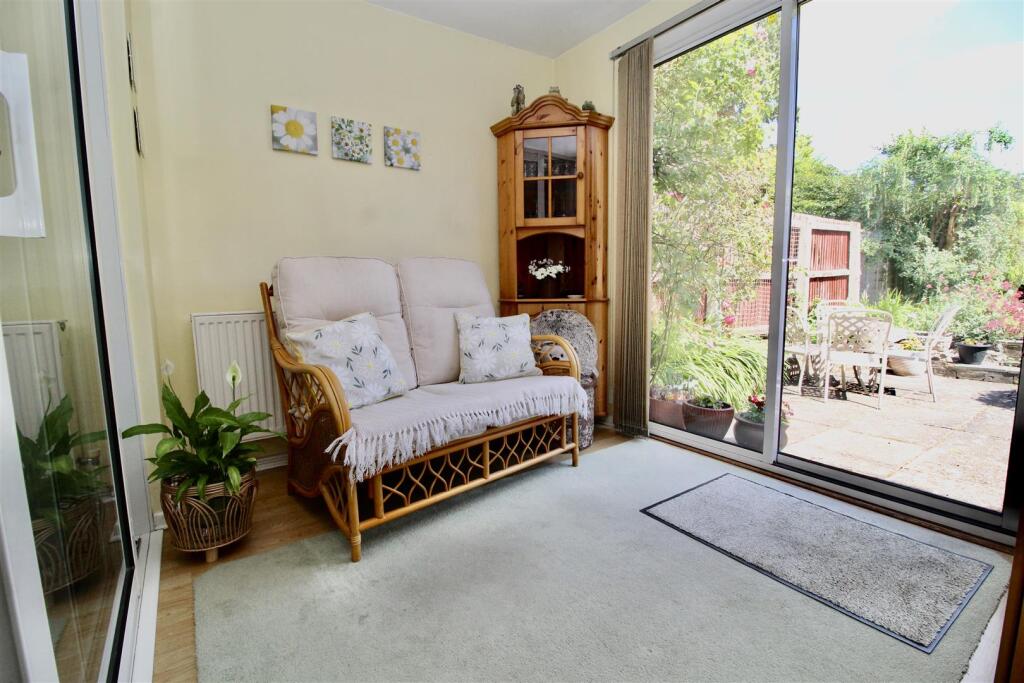 House in Birmingham, West Midlands - More