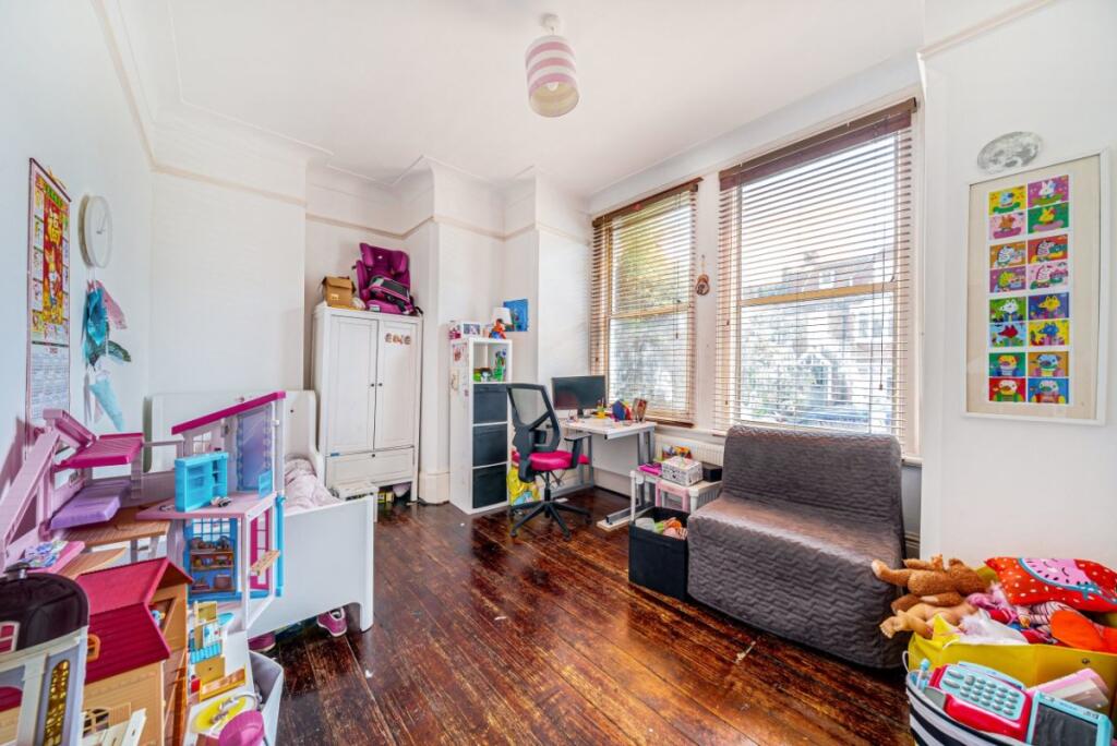 Apartment in London - View 5